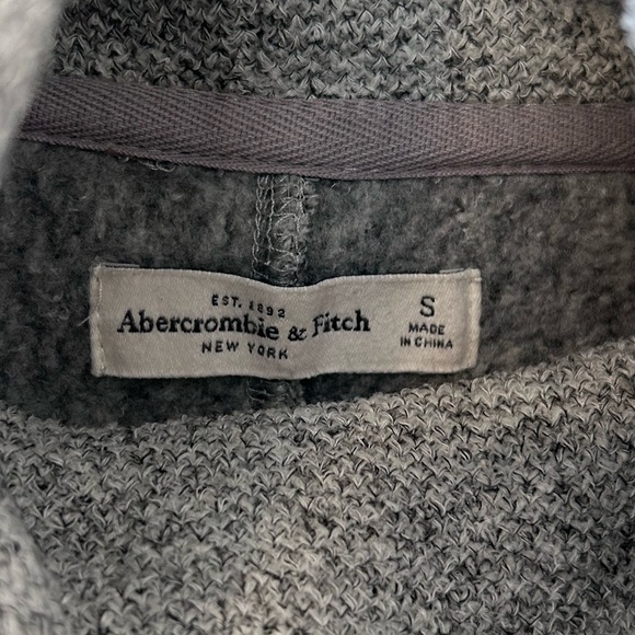 Abercrombie & Fitch Women's Cozy Funnel Neck Sweater – Gray Knit Pullover SZ S - Picture 6 of 9